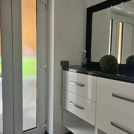 R&h Ubytovani U Ceskeho Krumlova - Milenecky Azyl - Penzion - Apartman * Chvalšiny